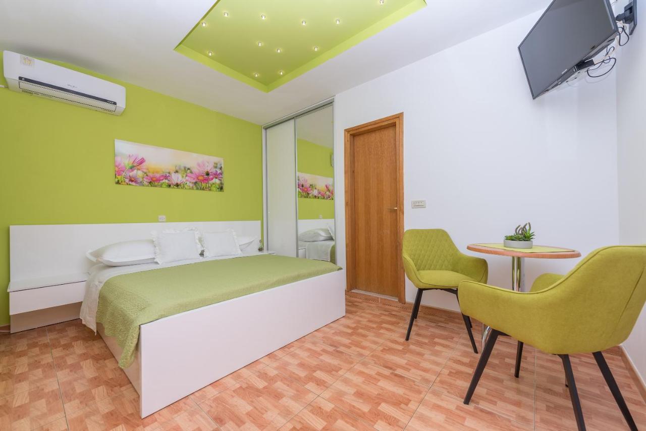Apartments Villa Vujcic Makarska Exterior foto